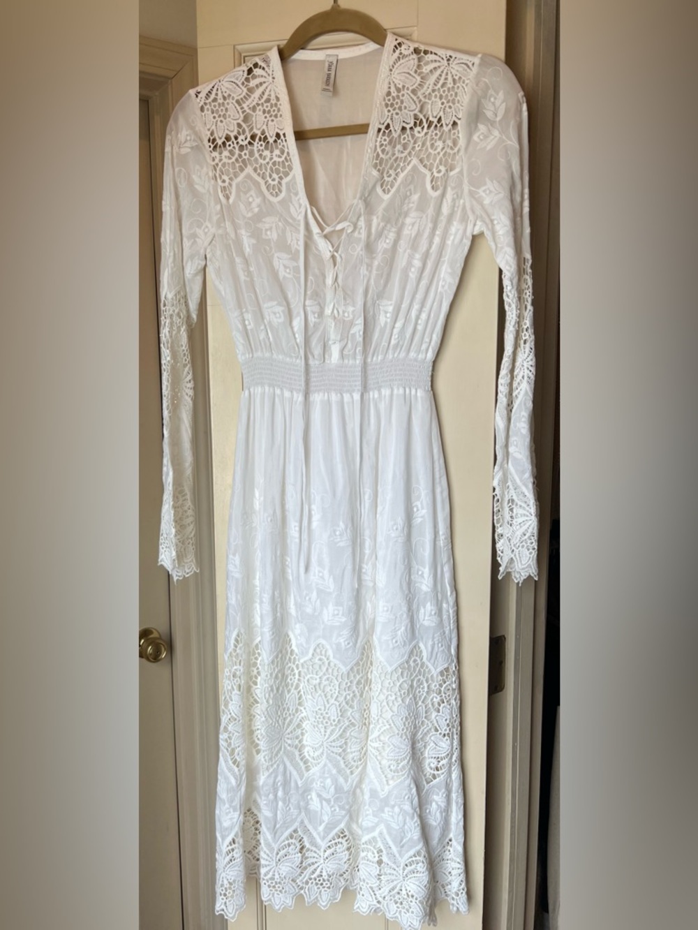Yoana Baraschi White Lace Long-Sleeve Maxi Dress